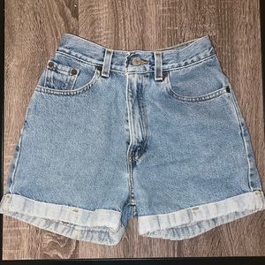 Vintage Levi’s Ribcage Shorts